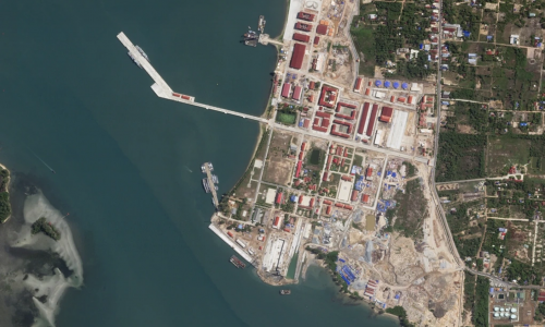 Tàu chiến Trung Quốc 'nằm dài' tại cảng Ream Campuchia suốt 5 tháng