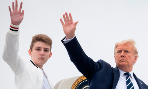 Con trai út của ông Trump lần đầu tham gia chính trường