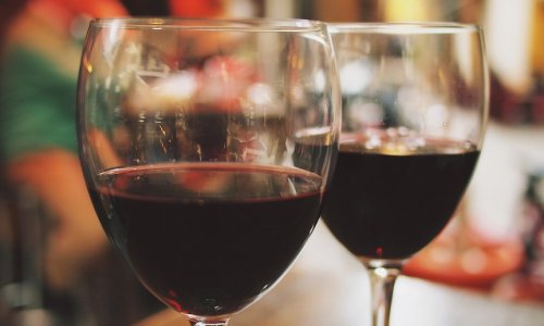Trung Quốc tiếp tục tạo ra sức ép về thuế quan đối với ngành rượu vang của Úc.