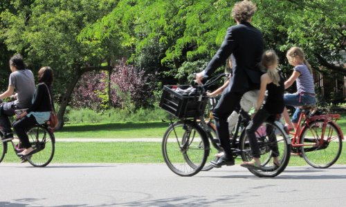 “Đi xe đạp” là một trong những nguyên nhân gây ra khủng hoảng kinh tế?